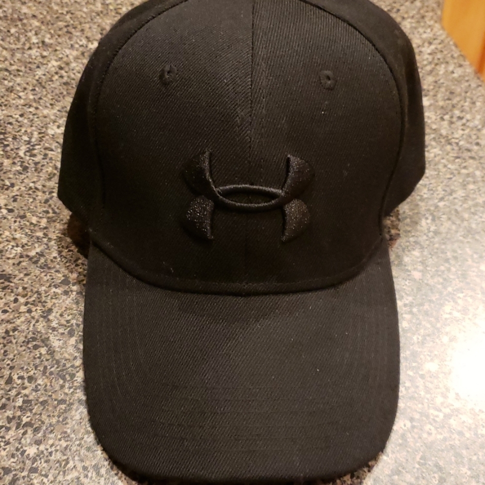 Under Armour black hat